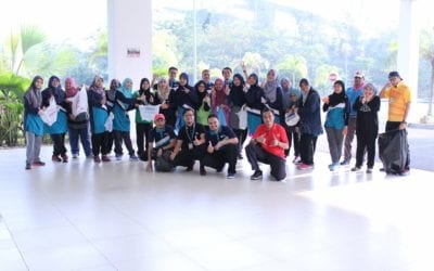 Aktiviti Senamrobik dan Plogging di Perpustakaan Raja Zarith Sofiah