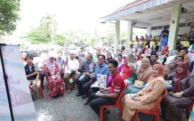 Jom Baca Bersama Untuk 10 Minit di Dataran Geologi, Sekolah Kejuruteraan Kimia dan Tenaga, UTM Johor Bahru