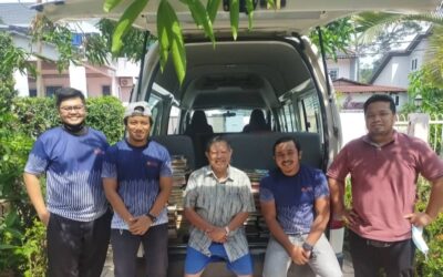 Sumbangan buku daripada YBhg. Tan Sri Dr. Salleh Mohd. Nor Pro-Canselor UTM