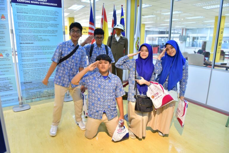 Aulady Lawatan dari SMAIT Aulady Islamic Senior High School, Indonesia ke ...
