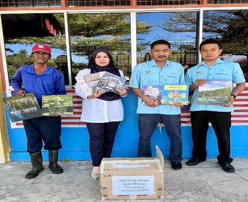 Program Khidmat Masyarakat bersama Prof. Dr. Maketab Mohamed di Sekolah Kebangsaan Kampung Dusun Kuala Berang, Terengganu