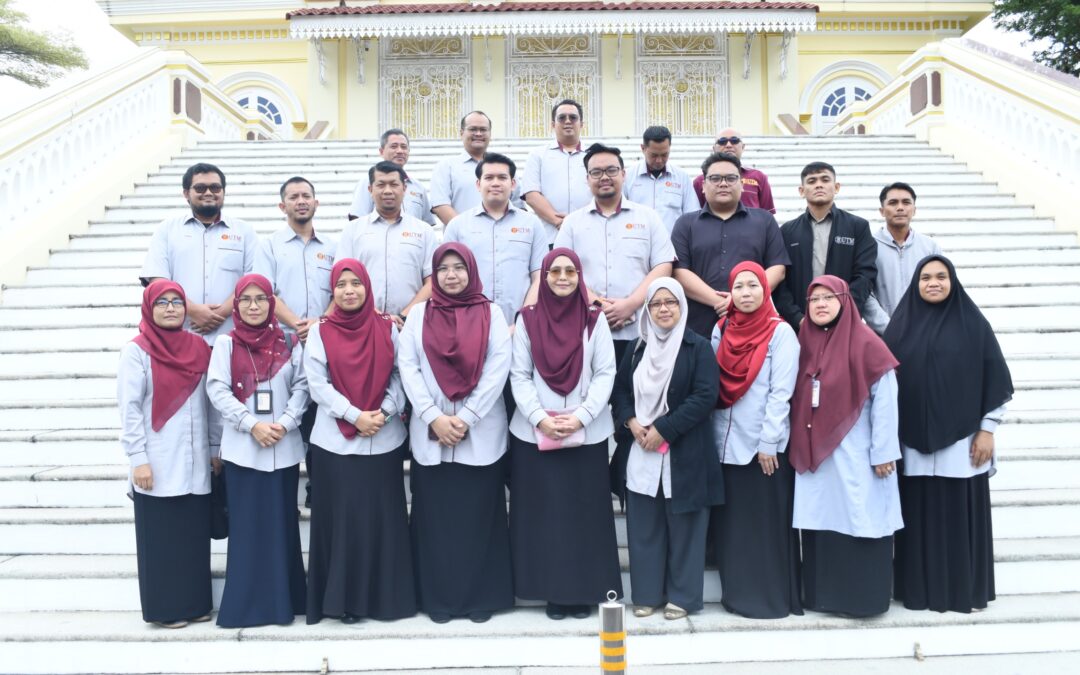 Lawatan Penanda Aras Jabatan Perpustakaan UTM Ke Muzium Diraja Abu Bakar, Istana Besar Johor.