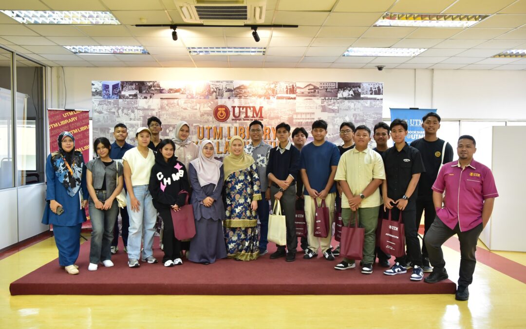 Lawatan dari SMA Budhi Warman II, Jakarta Indonesia ke Perpustakaan UTM Kuala Lumpur.