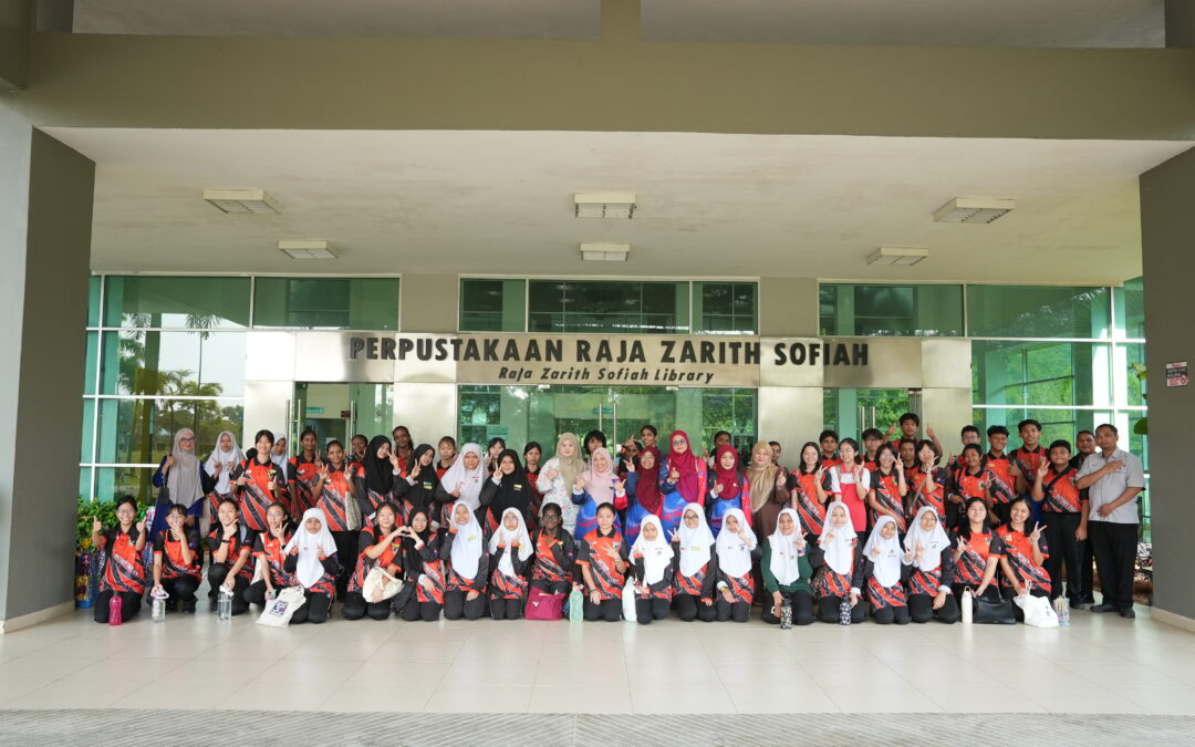 Pengawas Pusat Sumber SMK Skudai Terokai Dunia Literasi Maklumat dan Kecerdasan Buatan di UTM Johor Bahru