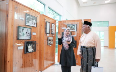 Pameran Fotografi Ahmad Perang: Meluru Laju Di Rel Waktu